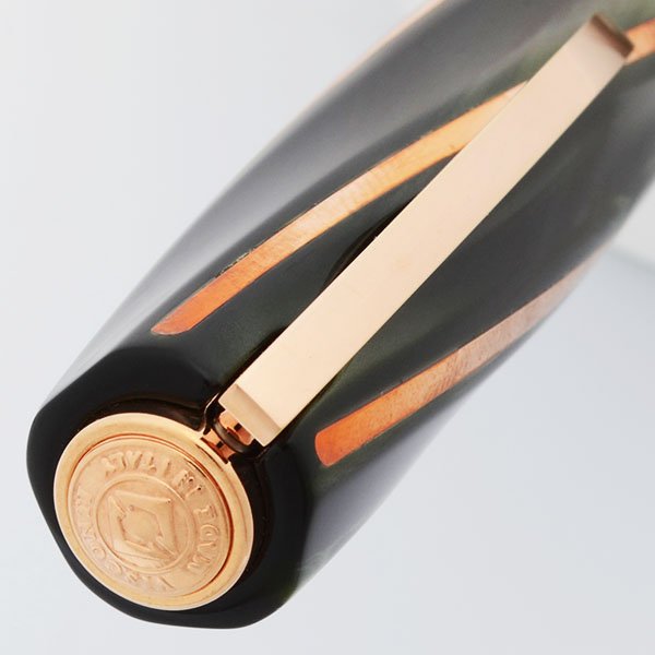 Visconti Divina Elegance Fountain Pen - Green & Bronze, 23k Pd
